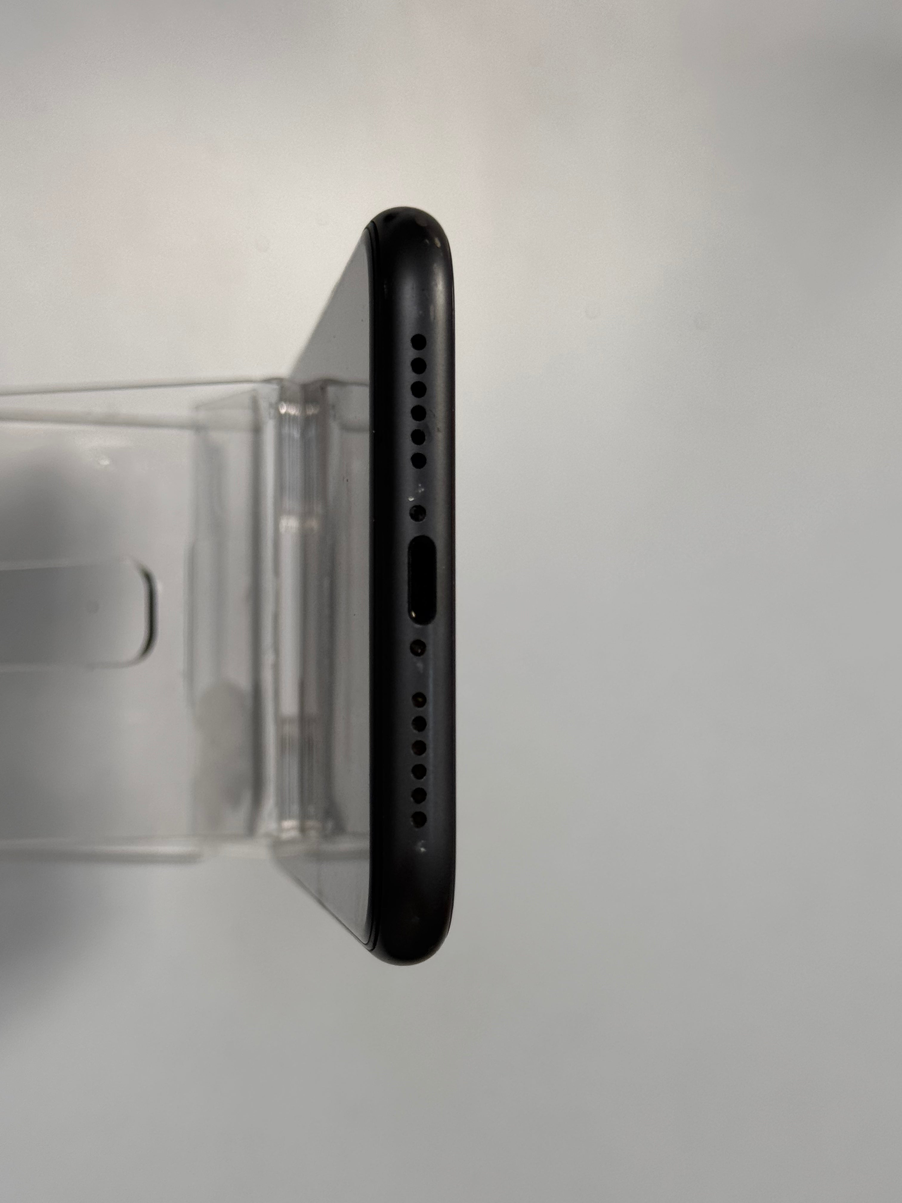 iPhone 11 64GB ex iBox Black